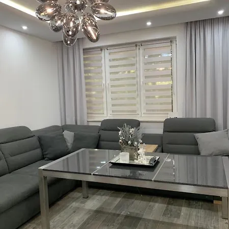 Prestige Line Apartment *